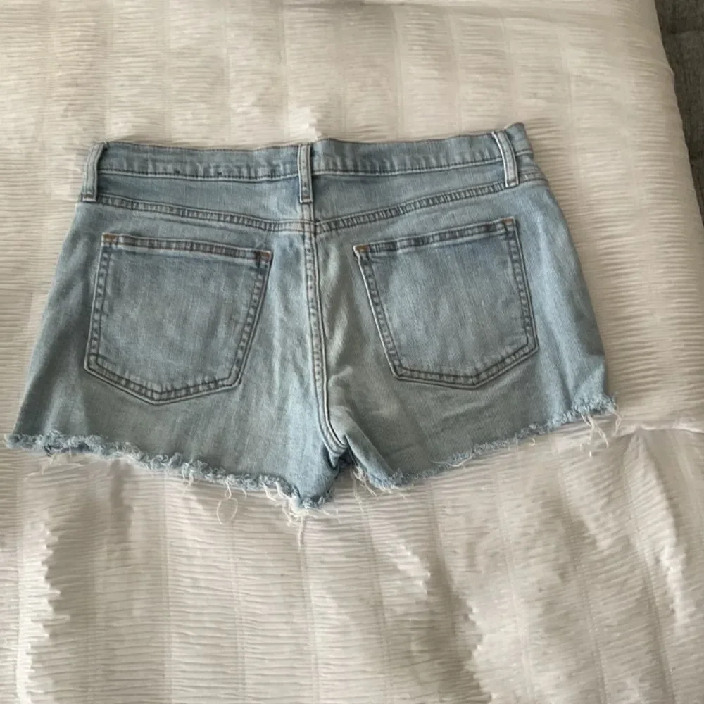 GAP Women’s Jean 3” Shorts size 29